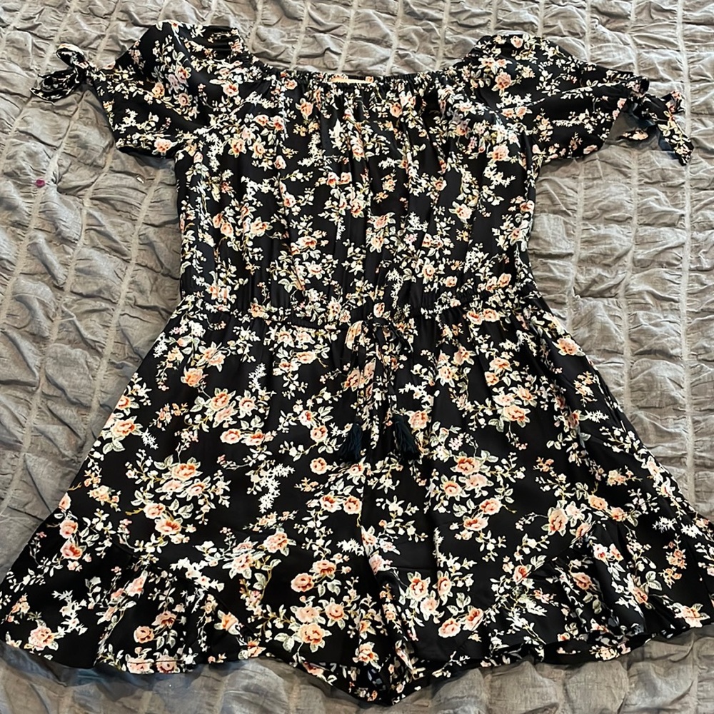 Zoe and Rose Romper size L (juniors)